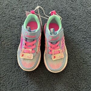 Skechers Little Girls Size 8 Shoes